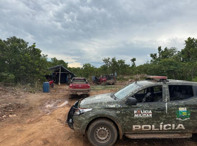 Polícia Militar apreende equipamentos e fecha garimpo irregular em zona rural de Nossa Senhora do Livramento, MT
