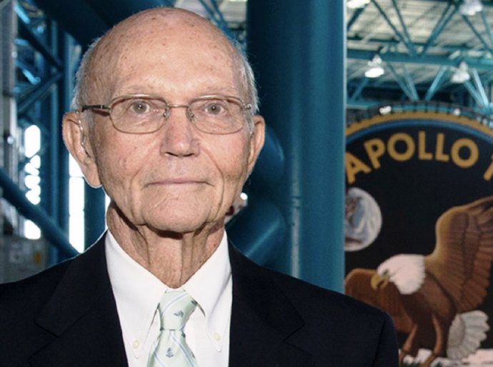 Astronauta Michael Collins, piloto da missão lunar Apollo 11, morre aos 90 anos
