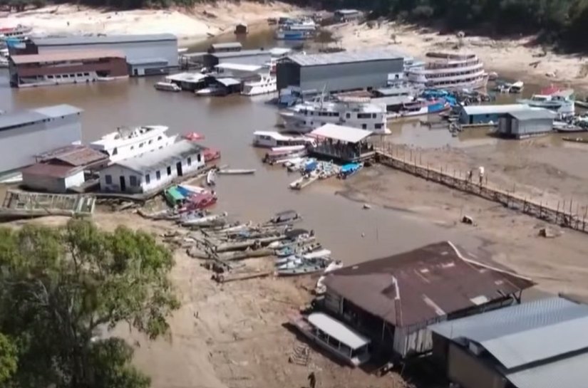 Nível do Rio Negro chega a 13,49 metros, o menor da história