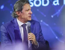 A 4 dias de tarifas, Haddad diz que governo não pode se deter por ameaças