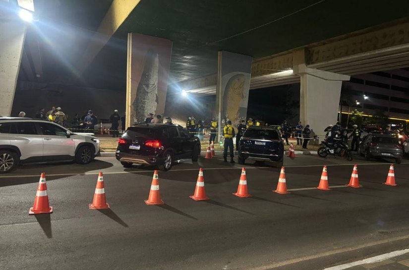 Lei Seca fiscaliza mais de 200 veículos e prende cinco em Cuiabá