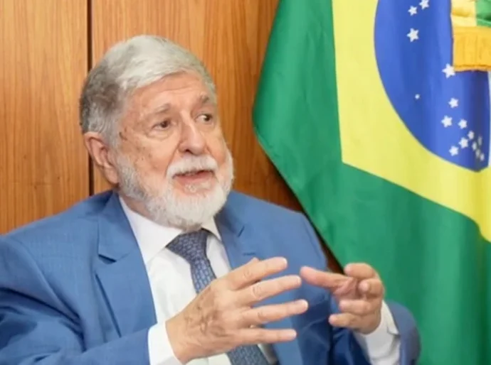 'EUA têm que nos respeitar e não podem nos tratar como quintal', diz Celso Amorim