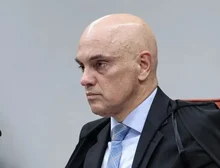 Moraes determina reforço de policiamento na casa de Bolsonaro