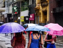 Primeiro grande frio do ano: o que esperar de frente fria que deve derrubar as temperaturas na próxima semana
