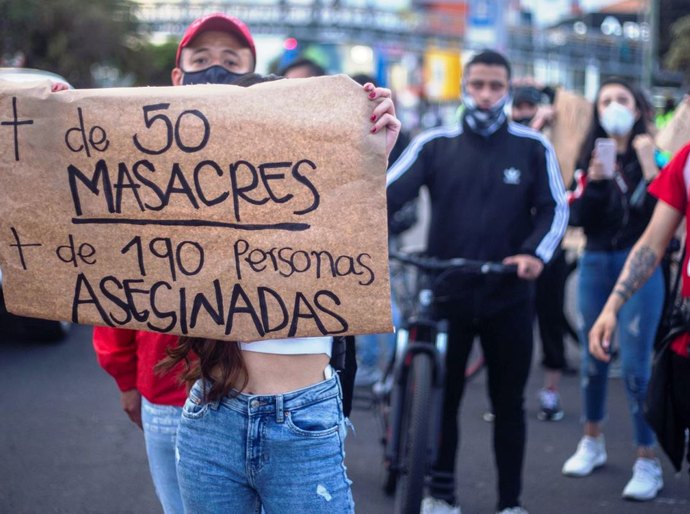 Novo massacre deixa Colômbia de luto e evidência crise de segurança no país