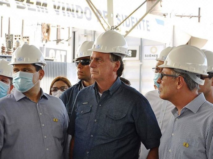 Bolsonaro edita MP que isenta conta de luz para moradores do Amapá