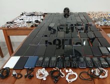 Polícia Penal apreende 101 celulares, dezenas de materiais eletrônicos e entorpecentes na Penitenciária Mata Grande