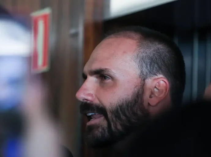 Motta nega indicação de Eduardo Bolsonaro como líder da minoria