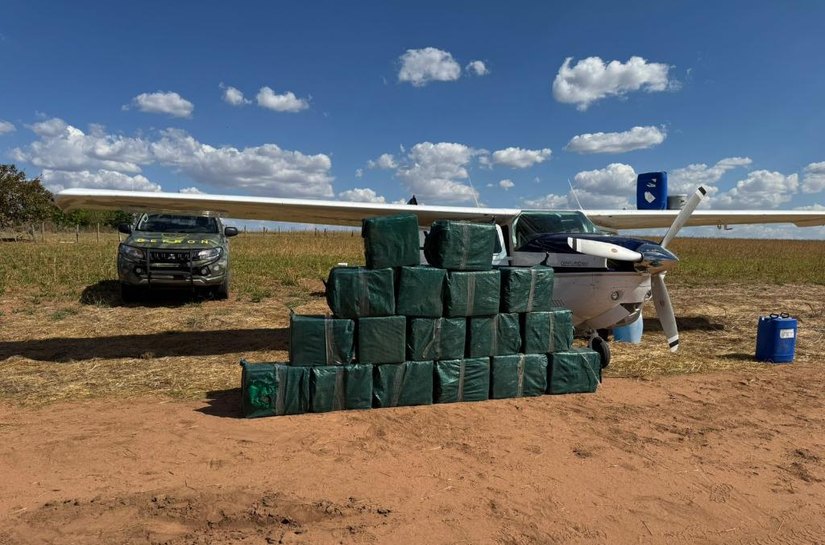Forças de segurança apreendem avião com 1 tonelada de cocaína e causam prejuízo de R$ 28 milhões às facções criminosas