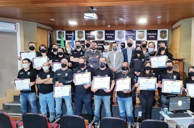 Equipe da Delegacia Especializada de Trânsito de Cuiabá são homenageados pela Assembleia Legislativa