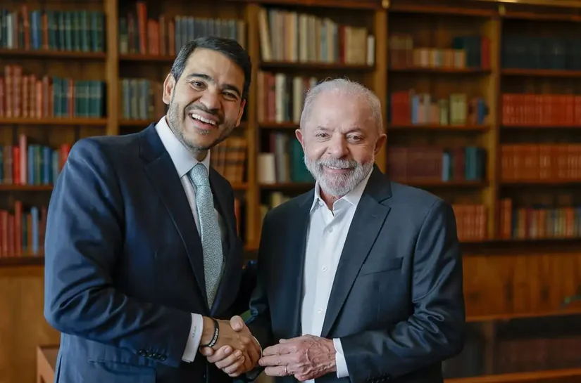 Lula indica Messias para vaga de Barroso no STF