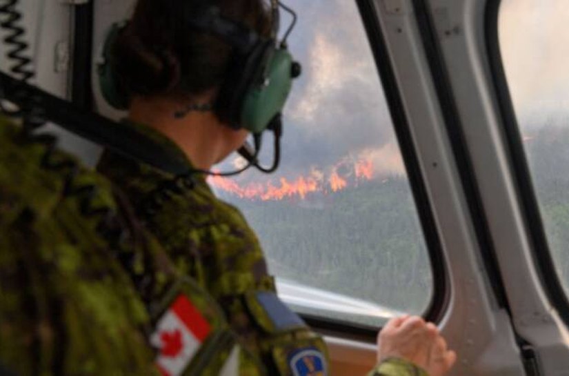 Americanos e canadenses voltam a viver  cenário de pandemia  por causa de incêndios florestais