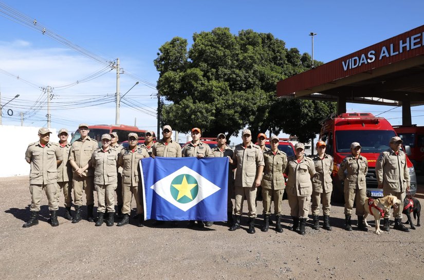 Bombeiros e cães farejadores de MT iniciam operações no Rio Grande do Sul na segunda-feira,06