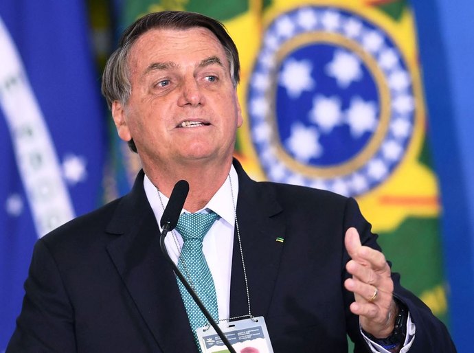 “No que depender de mim, haverá Copa América no Brasil”, afirma Bolsonaro