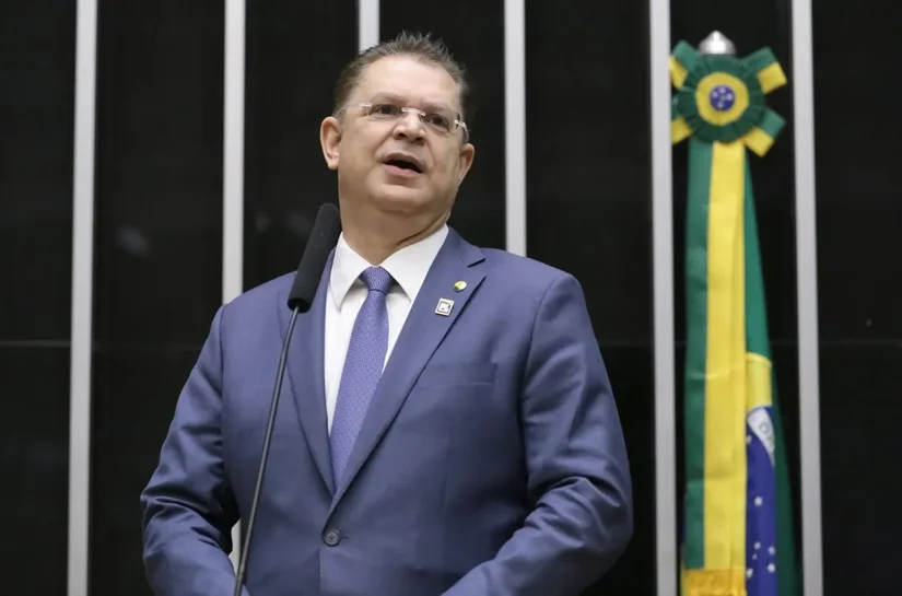 PF apreende cerca de R$ 400 mil na casa de Sóstenes Cavalcante; veja fotos