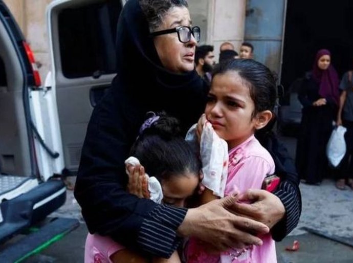 Crianças de Gaza estão traumatizadas por bombardeios, com incursão terrestre prestes a começar