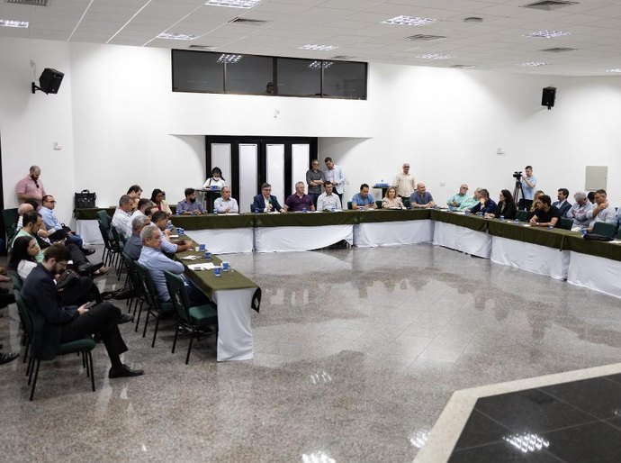 Sema debate Cadastro Ambiental Rural e Lei do Pantanal em reunião com Frente Parlamentar