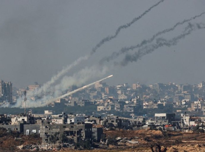 Acaba trégua entre Hamas e Israel e ataques são retomados