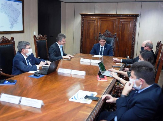 Ministro da Infraestrutura garante a Mauro Mendes retomada das obras na BR-163