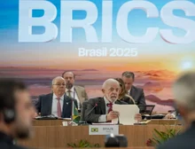 Nos Brics, Lula critica 'corrida armamentista' da Otan celebrada por Trump: 'Temor de catástrofe nuclear voltou'
