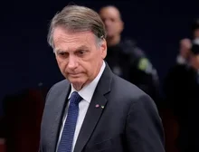 Defesa de Bolsonaro entra com recurso após Moraes encerrar processo; o que acontece agora?