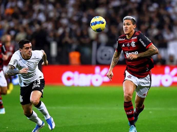 Flamengo vence Corinthians nos pênaltis e é tetracampeão da Copa do Brasil