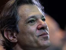 Haddad defende ida ao STF e espera aval de Lula sobre IOF