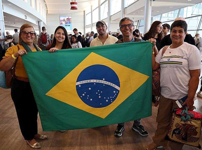 Clima de emoção marcou chegada de brasileiros da Faixa de Gaza