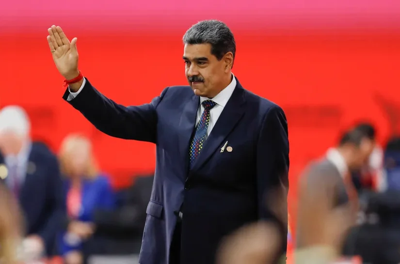 'Nenhum império vai tocar solo sagrado da Venezuela', diz Maduro