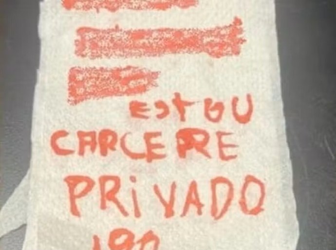 Mãe é mantida em cárcere pelo próprio filho e é salva após policial flagrar bilhete desesperado em Cuiabá