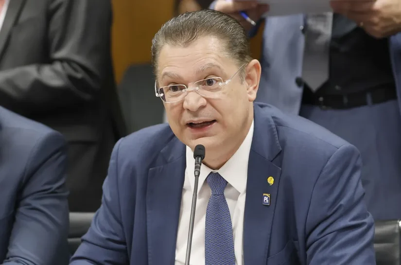 Bolsonaro deu aval para PL apoiar dosimetria sem anistia, diz Sóstenes