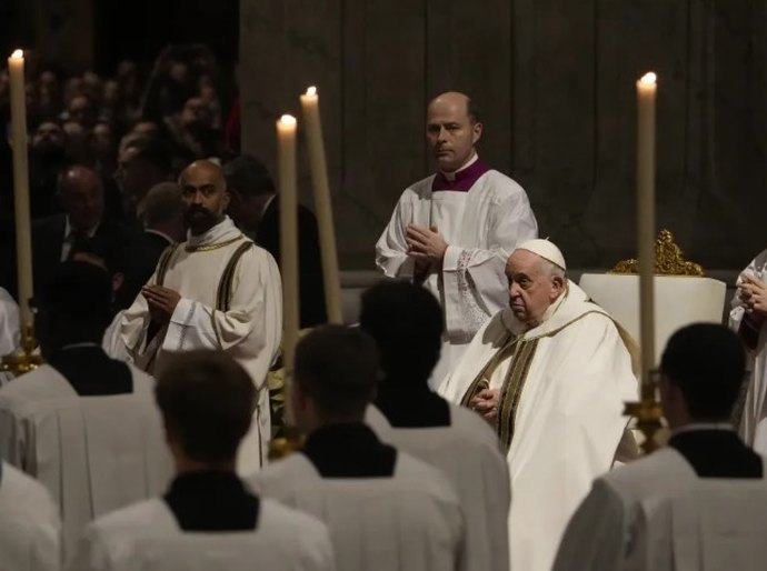 Na mensagem de Natal, Papa Francisco diz que os corações estão em Belém