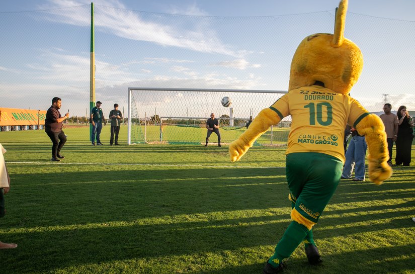 Prefeitura de Cuiabá apresenta hoje projeto Bom de Bola, Bom de Escola com atletas que atuam no exterior