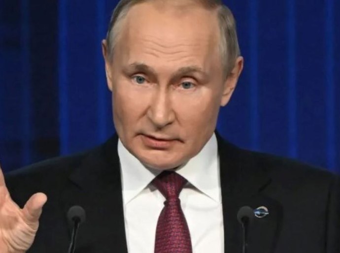 Rússia prepara estado de “guerra total” com aumento de orçamento, diz professor