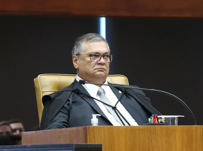 Dino proíbe aposentadoria compulsória como maior punição a magistrados