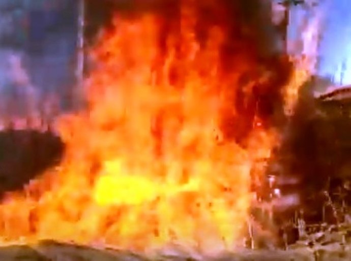 Veja Foto e Vídeos: Fogo na MT-060, rodovia Transpantaneira que liga a Poconé faz estrago, queima e chega próximo a Fazenda Paraíso, nesta quarta feira 05