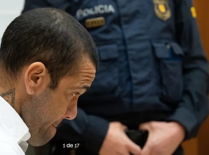 Começa julgamento de Daniel Alves por acusação de estupro na Espanha