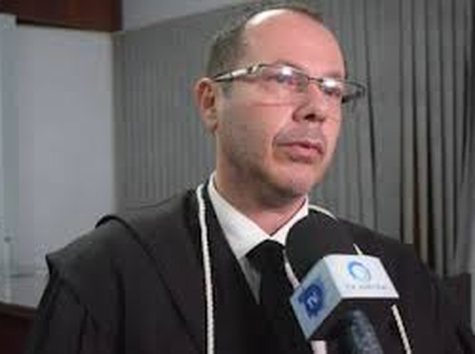 CNJ abre investigação e mantém afastamento de Juiz de MT 'subserviente' a lobista dos tribunais