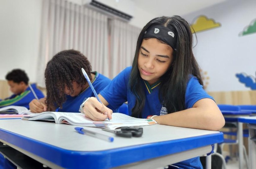 Escolas ficam abertas nas férias e pais ainda podem garantir matrícula para 2026