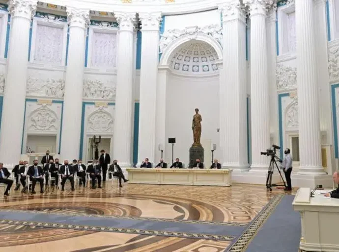 As táticas de Putin para manter o apoio dos bilionários russos