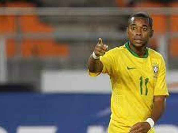 Caso Robinho: STJ nega recurso e destrava julgamento do ex-jogador