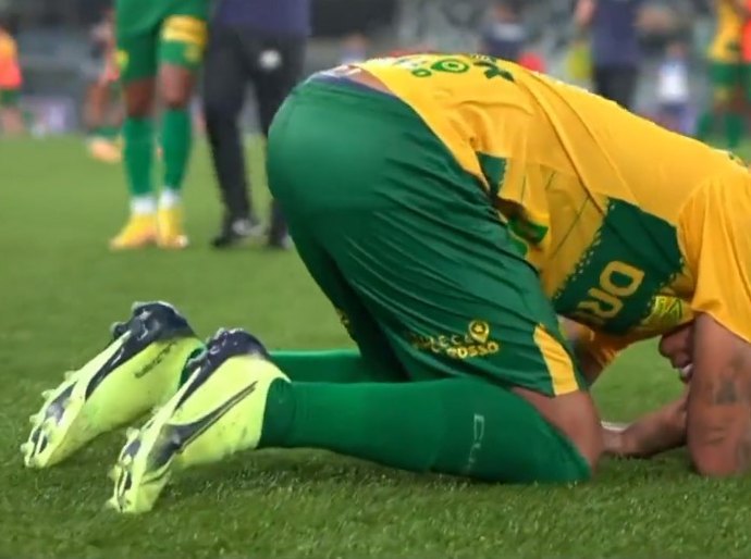 Após vitória do Cuiabá sobre o Botafogo, Deyverson chora ‘copiosamente’ em campo