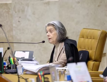 'Profunda consternação e tristeza': Cármen Lúcia pede desculpas ao povo brasileiro em julgamento sobre Moraes