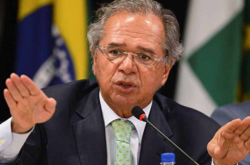 Vamos derrubar dívida pública em 2021 com privatizações, diz Guedes