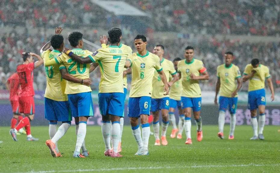 Seleção de Ancelotti goleia Coreia com magia de Estêvão, Rodrygo e Vini Jr