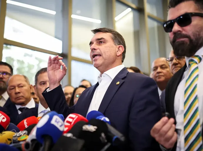 Flávio diz que encontro com Vorcaro foi para pôr 'ponto final' sobre filme
