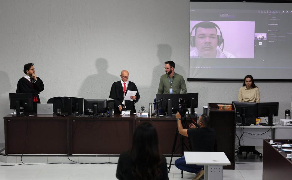 Veja Fotos: Tribunal do Júri de Sinop condena réu a 19 anos pelo homicídio de Bruna Oliveira