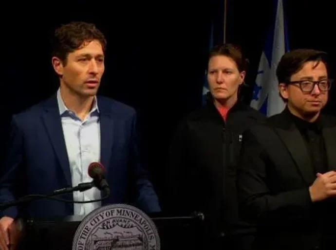 Prefeito de Minneapolis para Trump: remova os agentes federais agora