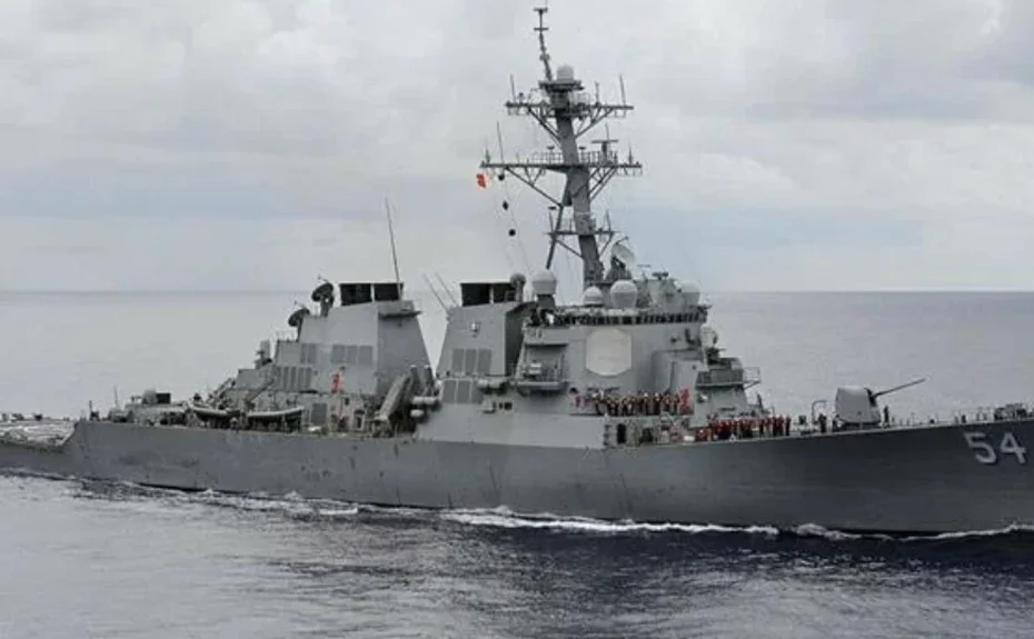 Governo Trump diz que vai usar 'toda a força' contra Maduro na Venezuela; EUA deslocam navios de guerra para a costa do país, dizem agências