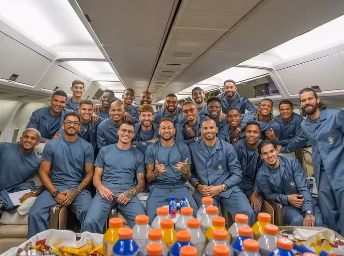 Seleção Brasileira chega aos EUA e Ancelotti crava: 'Time está pronto'